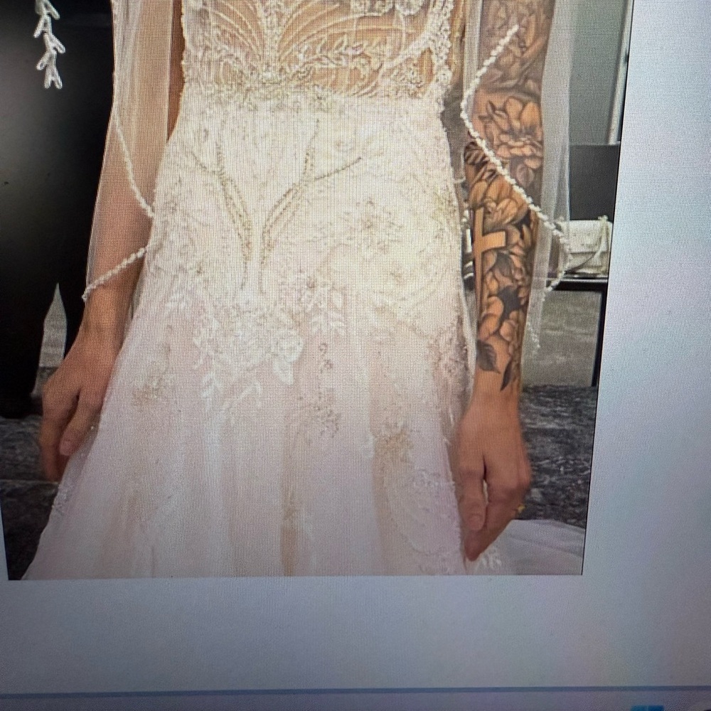 Elegant Beaded Ivory Women's Wedding Dress
